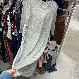 Liz Lange Gray Ruched Dress Size M